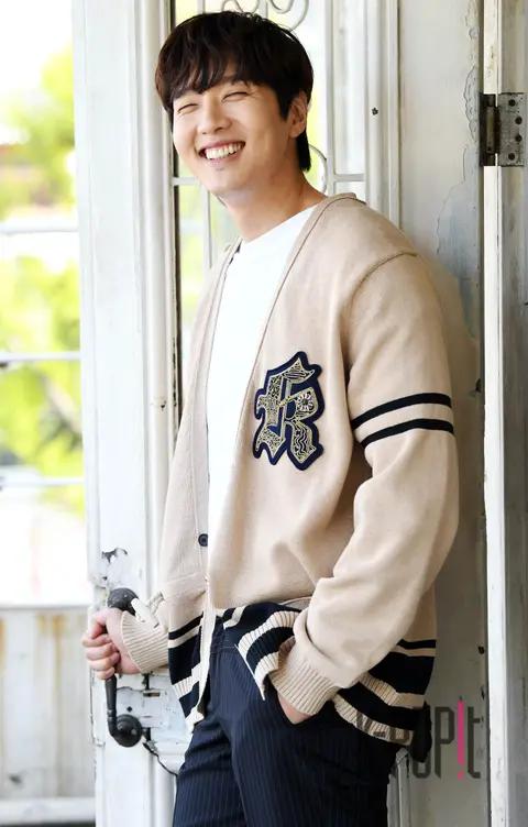 Ji Hyun-woo — Murder Novel Interview
