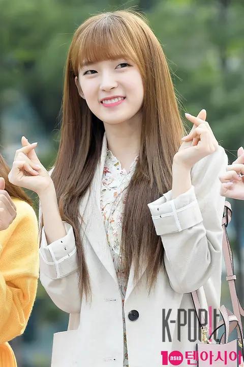 Banhana (OH MY GIRL), Arin — Music Bank Arrival