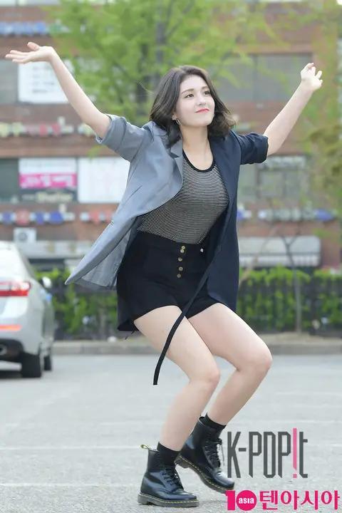Jeon Somi — Music Bank Arrival