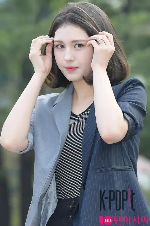 Jeon Somi — Music Bank Arrival