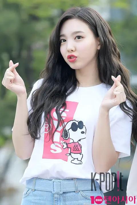 TWICE, Nayeon (TWICE) — Music Bank Arrival