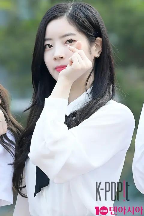 TWICE, Dahyun (TWICE) — Music Bank Arrival
