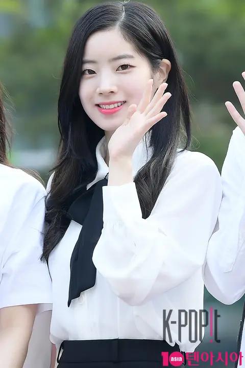 TWICE, Dahyun (TWICE) — Music Bank Arrival