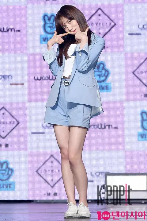 Lovelyz, Jin (BTS) — Lovelyz Showcase