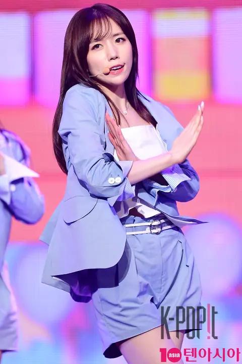 Lovelyz, Jin (BTS) — Lovelyz Showcase
