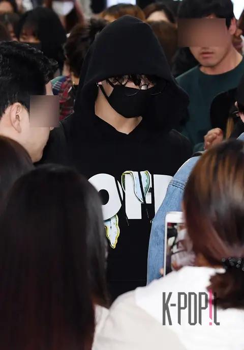 BTS, Jungkook — Airport