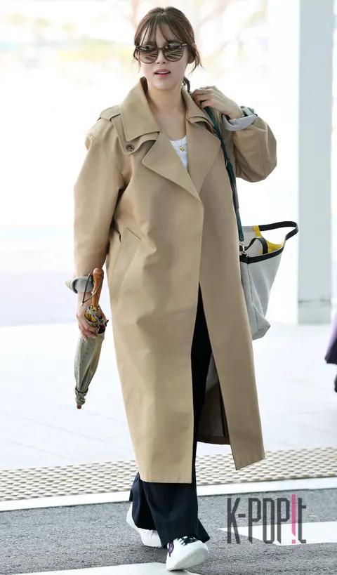 Park Shi-yeon — Airport