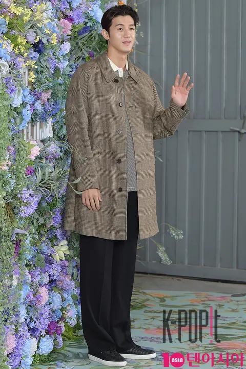 Lee Ki-woo — Launch
