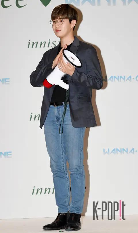 Wanna One, Kim Jaehwan — Launch