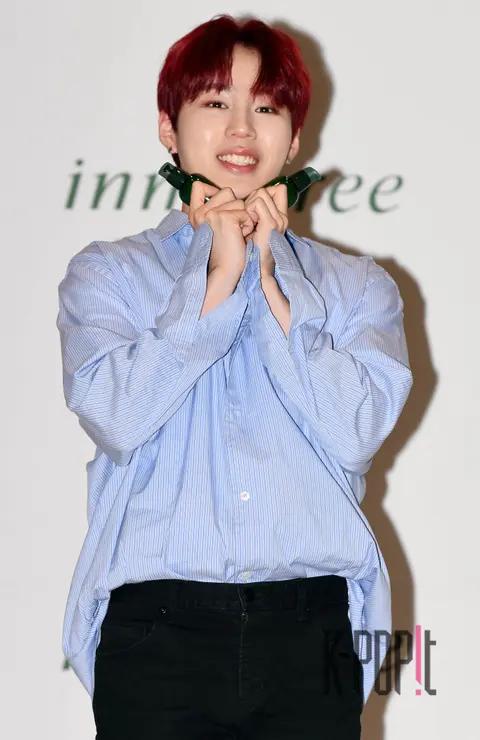 Wanna One, Ha Sung-woon — Launch