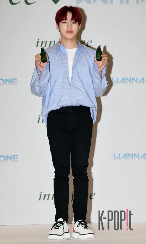 Wanna One, Ha Sung-woon — Launch