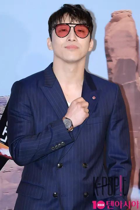 Dong Hyun-bae — Launch