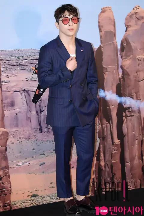 Dong Hyun-bae — Launch