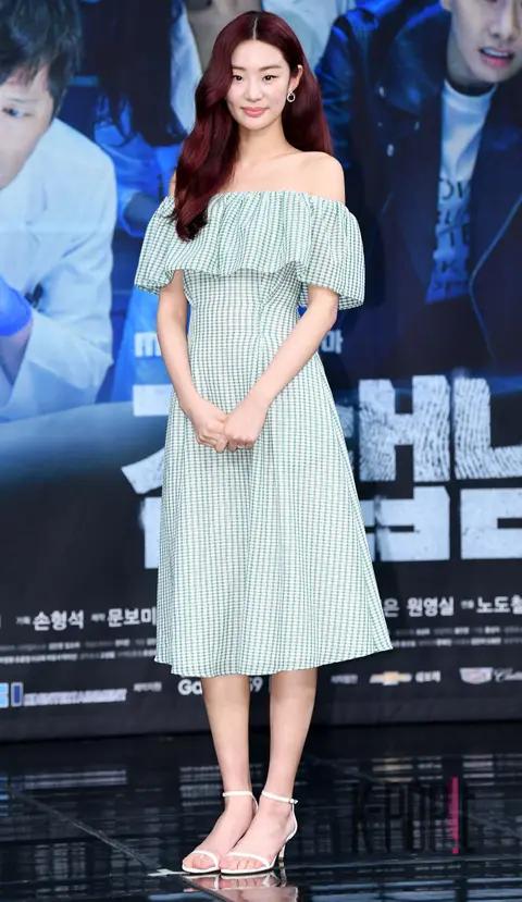 Stephanie Lee — Lawless Lawyer Production Briefing