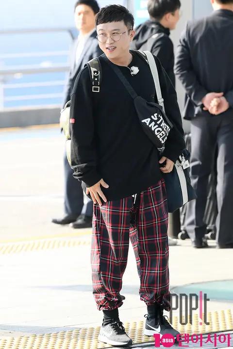 Park Seong-gwang — Airport
