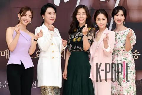 Kim So-yeon, Kim Jae-hwa, Song Yoon-a, Seo Young-hui, Oh Yun-a — Secret Mother Production Briefing