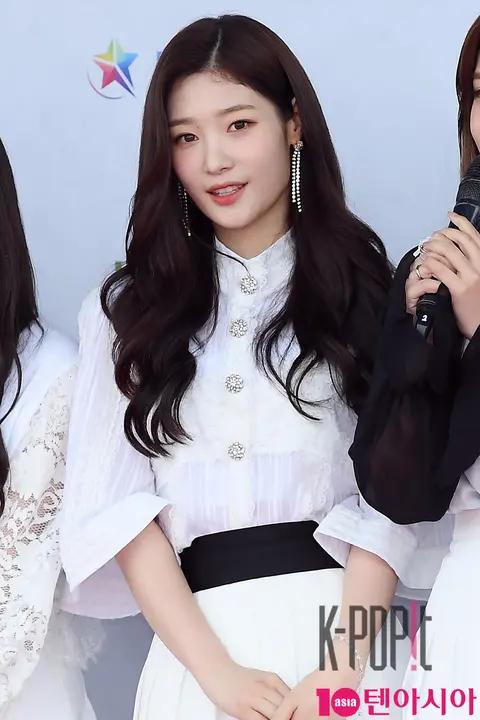 DIA, Jung Chae-yeon — Dream Concert Red Carpet