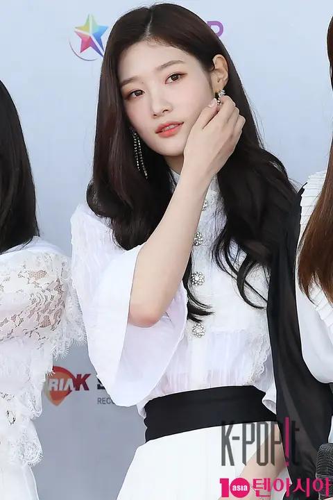 DIA, Jung Chae-yeon — Dream Concert Red Carpet