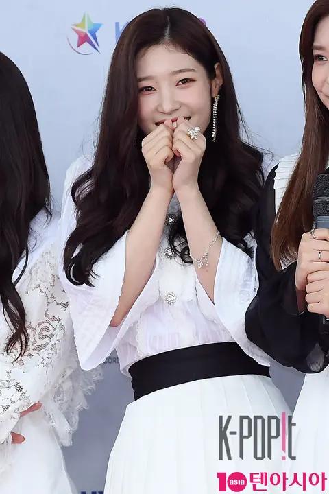 DIA, Jung Chae-yeon — Dream Concert Red Carpet