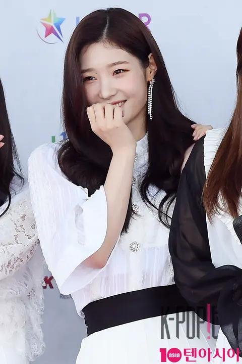 DIA, Jung Chae-yeon — Dream Concert Red Carpet