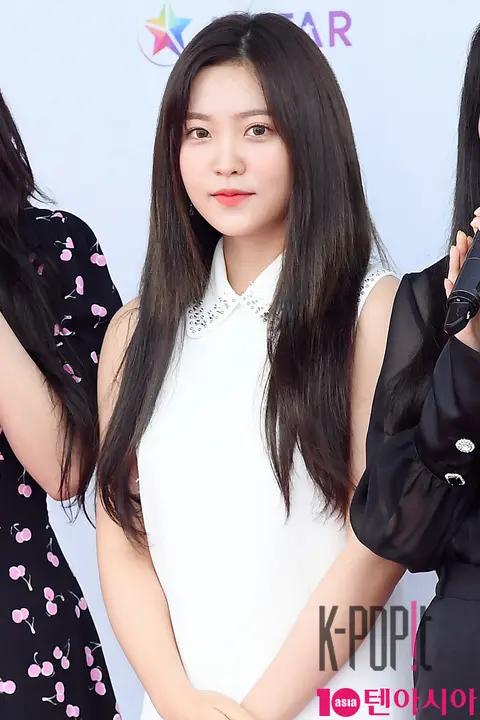 Red Velvet, Yeri — Dream Concert Red Carpet