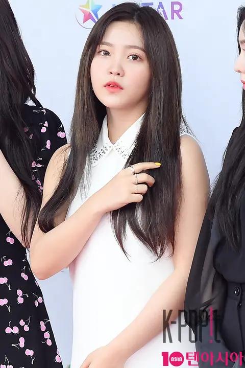 Red Velvet, Yeri — Dream Concert Red Carpet