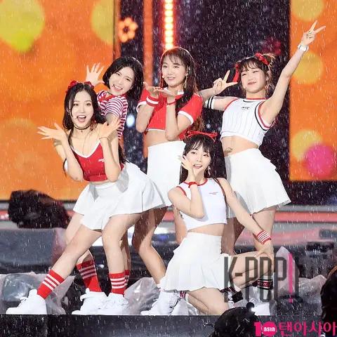 Lip Bubble — Dream Concert Red Carpet
