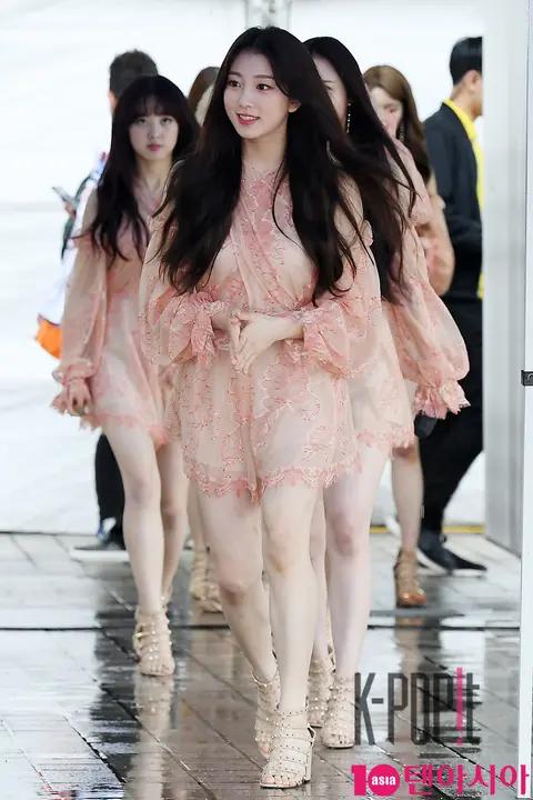 UNITY, Lee Su-jin — Dream Concert Red Carpet