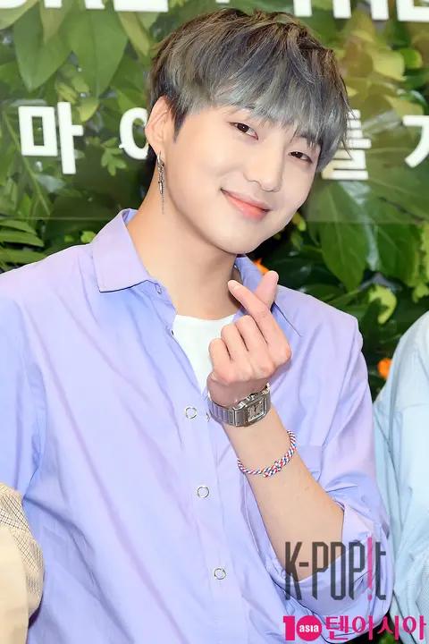 WINNER, Kang Seung-yoon — Launch