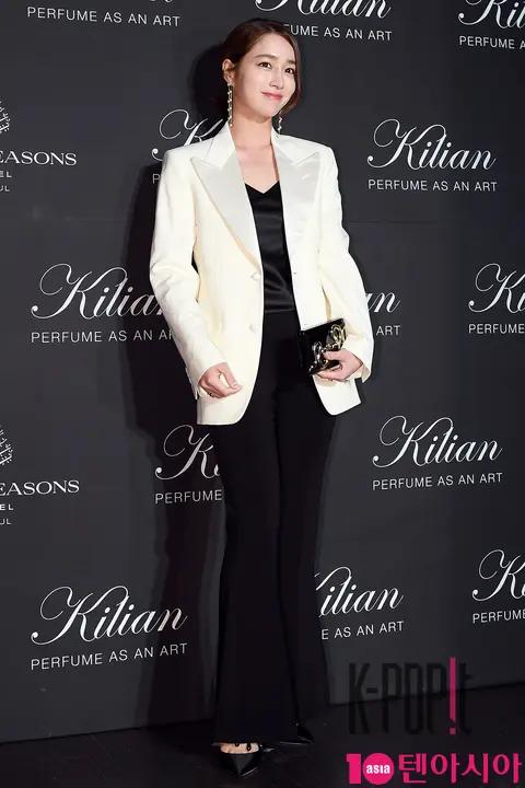 Lee Min-jung — Launch
