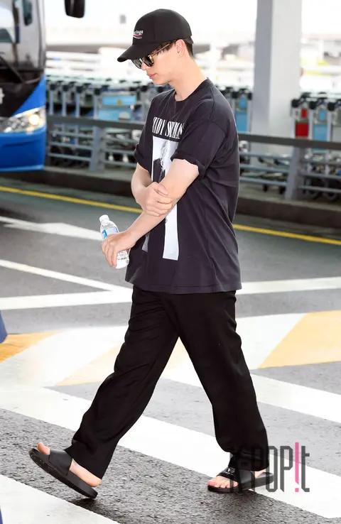 BTOB, Yook Sung-jae — Airport