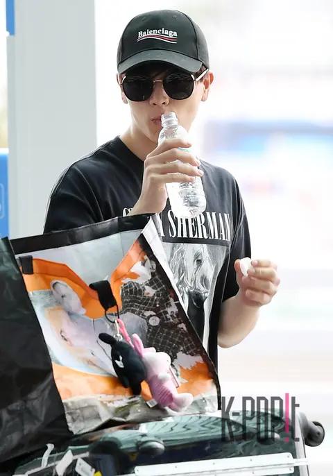 BTOB, Yook Sung-jae — Airport
