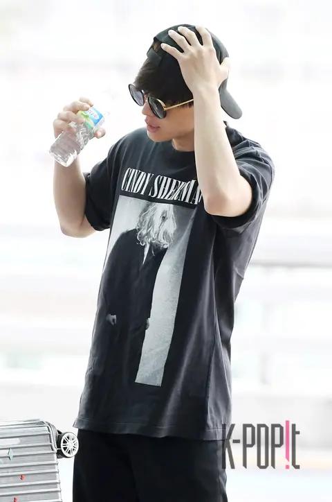 BTOB, Yook Sung-jae — Airport