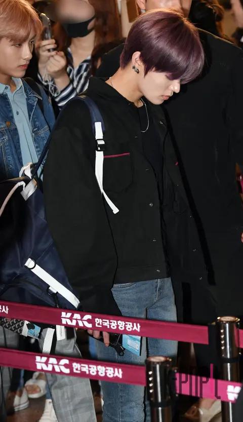 NCT, Yuta — Airport