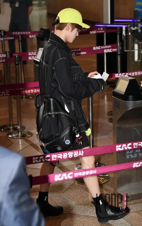 NCT, Tae-yong — Airport