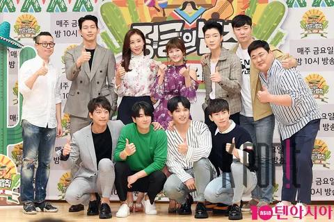 Group — Law of the Jungle Press Conference — 2018-05-18