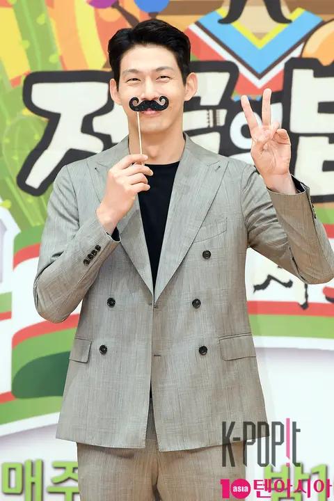 Choi Jung-won — Law of the Jungle Press Conference