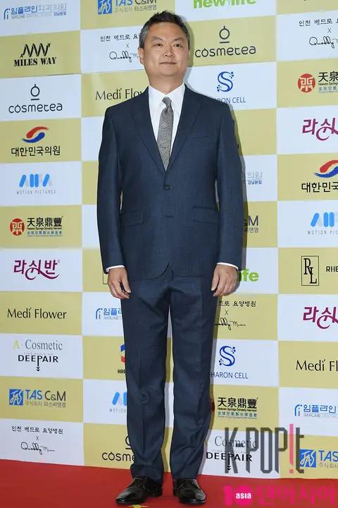 Director Kang Yun-sung — Chun Duk-soo Film Festival Press Conference