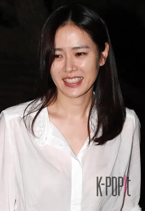 Son Ye-jin — My Sister Buys Me Delicious Food Wrap Party