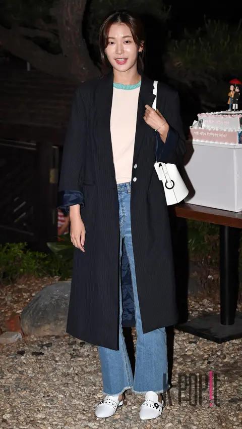Jung Yu-jin — My Sister Buys Me Delicious Food Wrap Party
