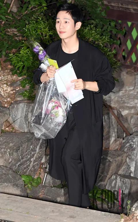 Jung Hae-in — My Sister Buys Me Delicious Food Wrap Party