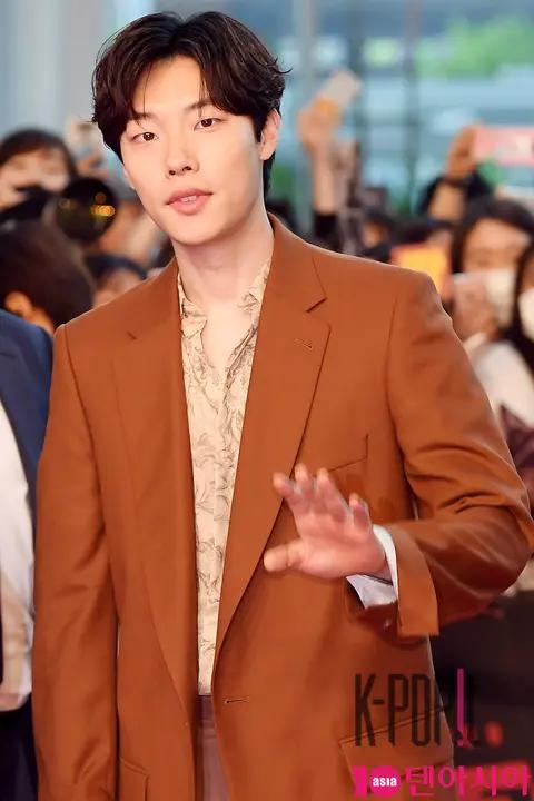 Ryu Jun-yeol — The Outlaws Red Carpet