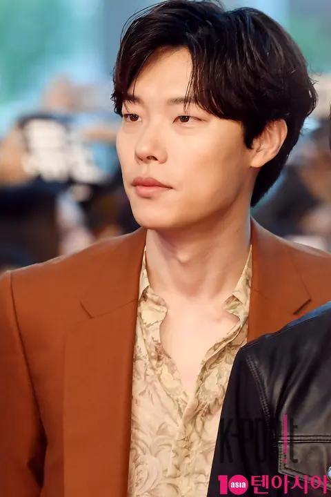 Ryu Jun-yeol — The Outlaws Red Carpet