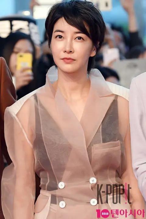 Jin Seo-yeon — The Outlaws Red Carpet