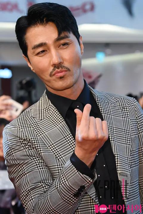 Cha Seung-won — The Outlaws Red Carpet