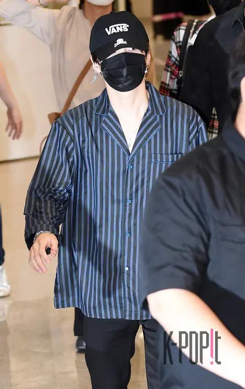 BTS, SUGA (BTS) — Airport