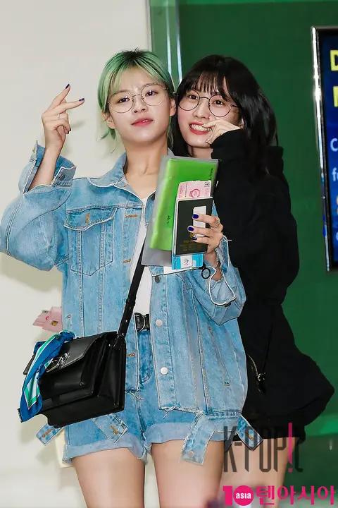 TWICE, Jeongyeon, Momo (TWICE) — Airport