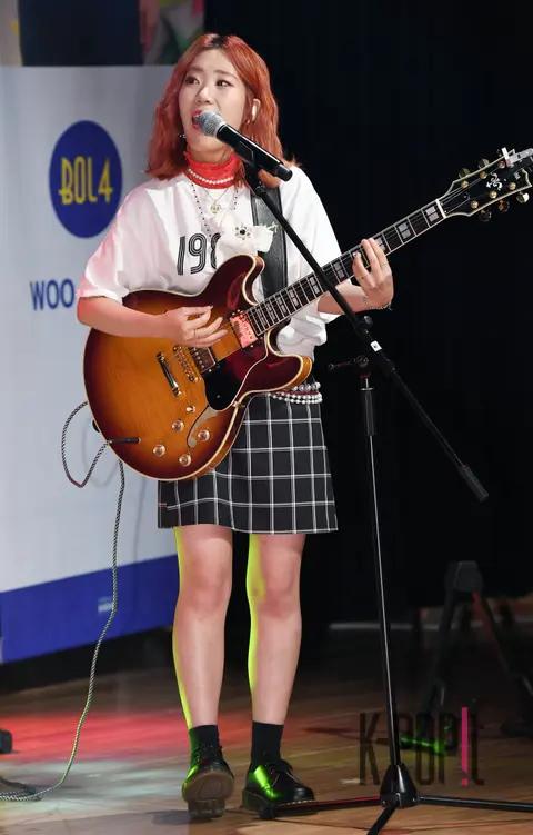 Bolppalgan Cheongchun, Woo Ji-yun — Bolbbalgan Shoebyeol Showcase