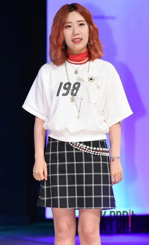 Bolppalgan Cheongchun, Woo Ji-yun — Bolbbalgan Shoebyeol Showcase
