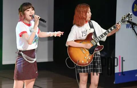 Bolppalgan Cheongchun — Bolbbalgan Shoebyeol Showcase